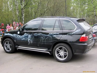 Обои на рабочий стол / BMW X5 2010 2500x1875