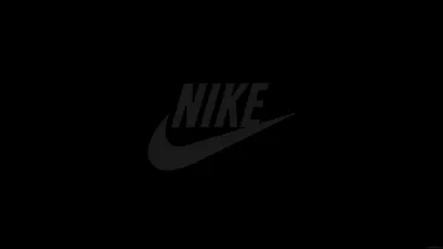 Обои на рабочий стол Собака смотрит на писающего на стену с логотипом Найк  / Nike мальчика (just doit - только по маленькому), обои для рабочего стола,  скачать обои, обои бесплатно