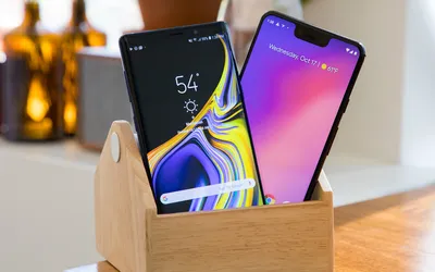 Samsung выпустила новый складной смартфон Galaxy Z Fold2. Раскрыта цена в  России - Российская газета