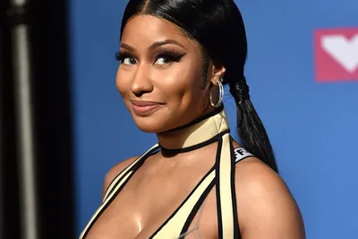 Nicki Minaj Boosts Instagram Following of Security Guard Who Let Fan Rap in  Store | Complex