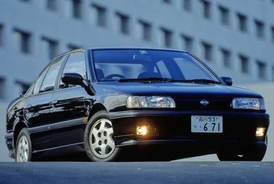 Nissan primera hi-res stock photography and images - Alamy