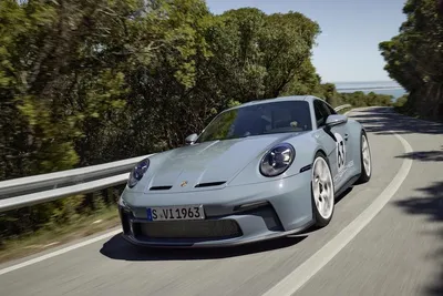 Porsche 718 Cayman GT4 RS - Porsche USA