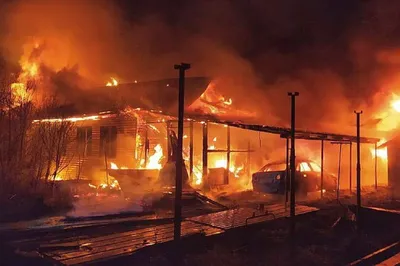 Огонь пытались остановить еще в лесу: подробности пожара в Успенке |  Вслух.ru