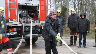 Пожарный МЧС России: обязанности, права, оклад, зарплата