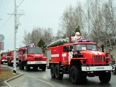 Пожарных Пожарный Положительно Ребенка От Огня — стоковые фотографии и  другие картинки Ребёнок - Ребёнок, Аварии и катастрофы, Волонтёр - iStock