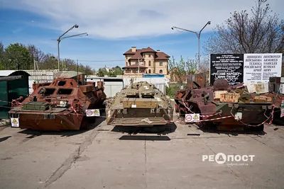 В Ростове ввели военную технику, перекрыли трассы и летают вертолеты