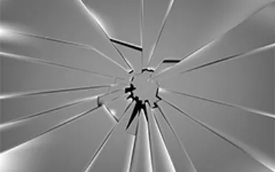 Осколки разбитого стекла стоковое фото ©Arsgera 132168146