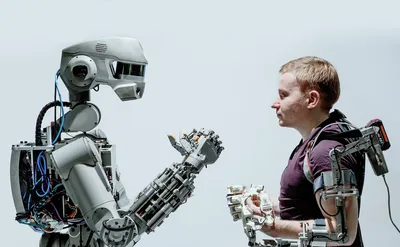 В Алматы открылась уникальная выставка роботов и новых технологий