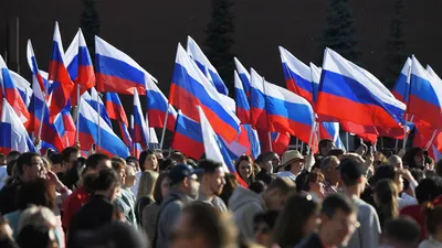 Чтобы не путать цвета российского флага, нужно запомнить всего три буквы\" –  Коммерсантъ FM