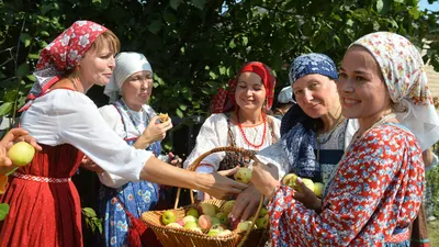 В России вместо Хеллоуина предлагают отметить Тыквенный спас. Такого  праздника не существует