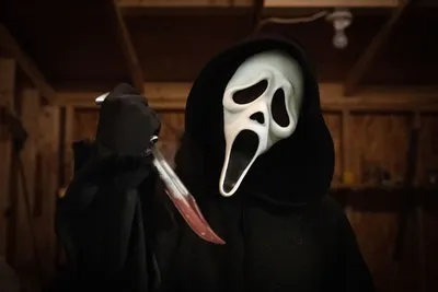 How Scream subverts a harmful trope with its Ghostface reveal