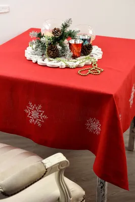 Скатерти и комплекты: Скатерть Рождественская снежинка в составе 100% лен,  цена от 4900 руб. в интернет-магазине LinoRusso
