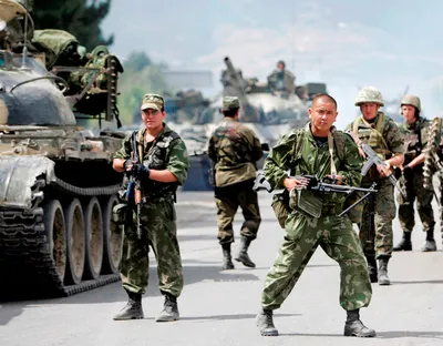 Российским военным обещают большие деньги в Украине, но платят сильно  меньше. На что могут реально рассчитывать солдаты — или их родственники