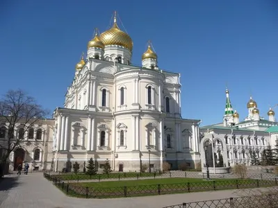 Какие сувениры можно привезти из Санкт-Петербурга в подарок