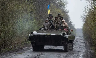 Солдат В Военной Форме Замаскированы — стоковые фотографии и другие  картинки Армия - Армия, Вертикальный, Взрослый - iStock