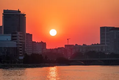 Ярославцы делятся фотографиями фиолетового заката- Яррег - новости  Ярославской области