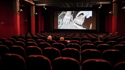 В Азербайджане заработали кинотеатры