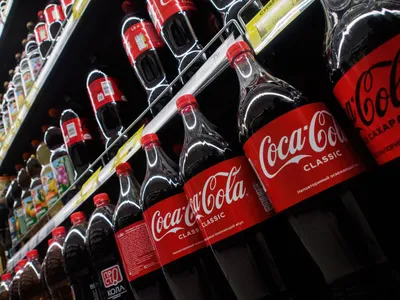 Coca-Cola прекратит выпуск и продажу напитка и других своих продуктов в  России | Forbes.ru