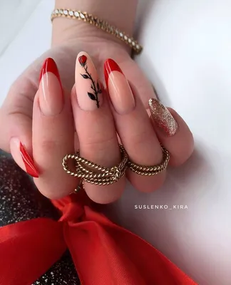 Красный френч с розой и блесками на форму миндаль | Red wedding nails, Cute  red nails, Red acrylic nails