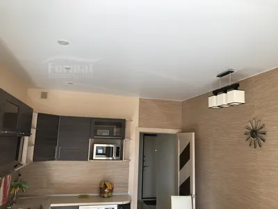 Белая кухня, матовый натяжной потолок со световыми линиями спб дизайн идеи  ремонт кухня | Потолки, Натяжные потолки, Дизайн