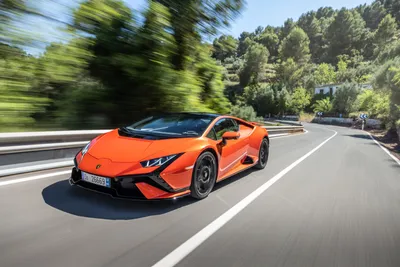 Lamborghini reveals the last V12-powered cars it will build before going  hybrid