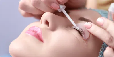 Ламинирование ресниц, цены в Екатеринбурге в салоне Nails Brow