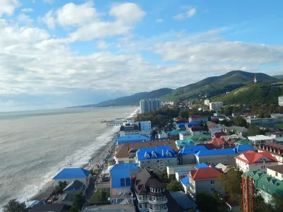 Пляж \"У судоверфи\", Лазаревское, Краснодарский край - «🌊Лазаревское. Пляж  \"У судоверфи\". Из-за весомого минуса отдыхать я бы здесь не стала.» | отзывы