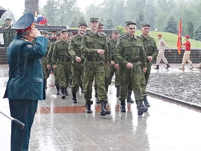 Легкой службы, призывники! В Бобруйске прошла отправка новобранцев на  срочную военную службу Бобруйск - Новости - Городские новости