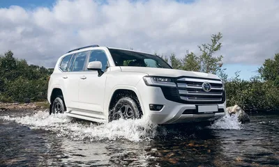 Toyota Land Cruiser 300 - фото салона, новый кузов