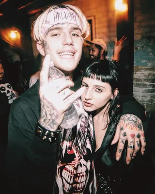 Смерть - лучший пиар? Шок: за два дня на умершего рэпера Lil Peep  подписалось около 800 тысяч человек