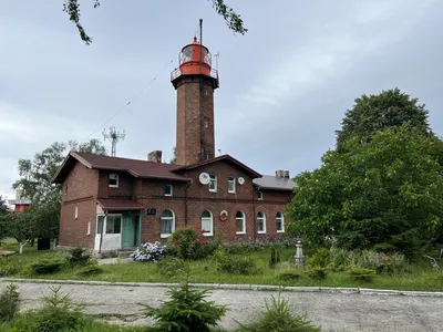 маяк на вершине темной океанской волны, картина маяк во время шторма, маяк,  буря фон картинки и Фото для бесплатной загрузки