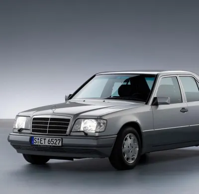 36-летний Mercedes-Benz W124 выставили на продажу по цене двух новых Ferrari