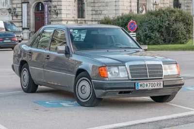 Mercedes-Benz W124 - Urvater der E-Klasse | Heel Verlag