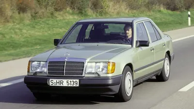 File:Mercedes-Benz W 124 26.09.20 JM (2).jpg - Wikipedia