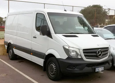 Luxuriöser Mercedes Sprinter VIP mit großem Bildschirm und PlayStation 5 -  KLASSEN