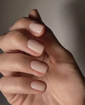 Milky nails дизайны 2021-2022: как создать самый трендовый маникюр молочными  базами, топами и гелями