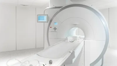 Пациент внутри MRI стоковое изображение. изображение насчитывающей  излучение - 133528077