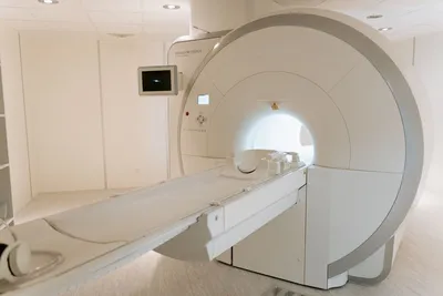 Пациент и медсестра взгляда изнутри блока развертки Mri Стоковое  Изображение - изображение насчитывающей развертка, рак: 89314849