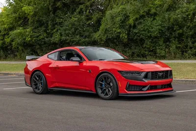 Der neue Ford Mustang zeigt sich in allen seiner 12 Farben