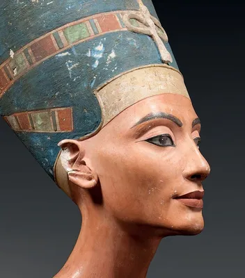 Egypt vows to step up hunt for Nefertiti – DW – 10/01/2015