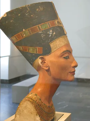 Nefertiti | ORIGINAL GΑᒪᒣΕRY