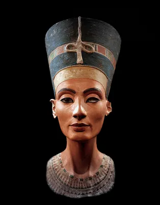 Description of the bust of Nefertiti