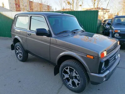 Lada 4x4 Urban im Test: Gelände-Urvieh mit fünf Türen - AUTO BILD