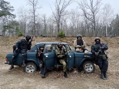 Картинка с поздравительными словами в честь дня ОМОН в России - С любовью,  Mine-Chips.ru