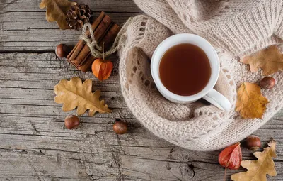 Обои осень, листья, фон, дерево, кофе, colorful, чашка, wood, background,  autumn, leaves, cup, coffee, осенние картинки … | Осенние картинки, Обои,  Блестящие шарики