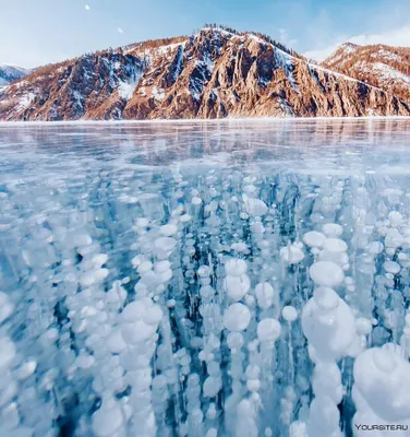 Озеро Байкал, вид со скалы, высокие…» — создано в Шедевруме