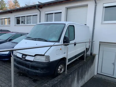 Peugeot boxer cargo delivery van 2017 l2h2 Vector Image