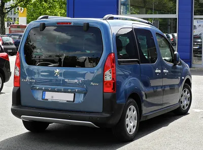 File:Peugeot Partner Tepee Outdoor (II) – Heckansicht, 17. Juli 2011,  Ratingen.jpg - Wikimedia Commons