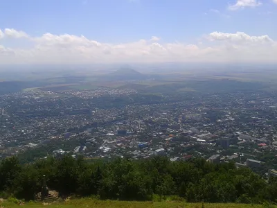 File:Вид на Пятигорск с горы Машук.jpg - Wikimedia Commons