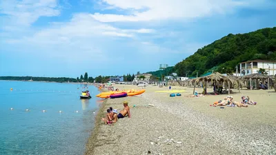 Песчаный пляж Пицунда - Абхазия, гостевой дом у моря, частный сектор.